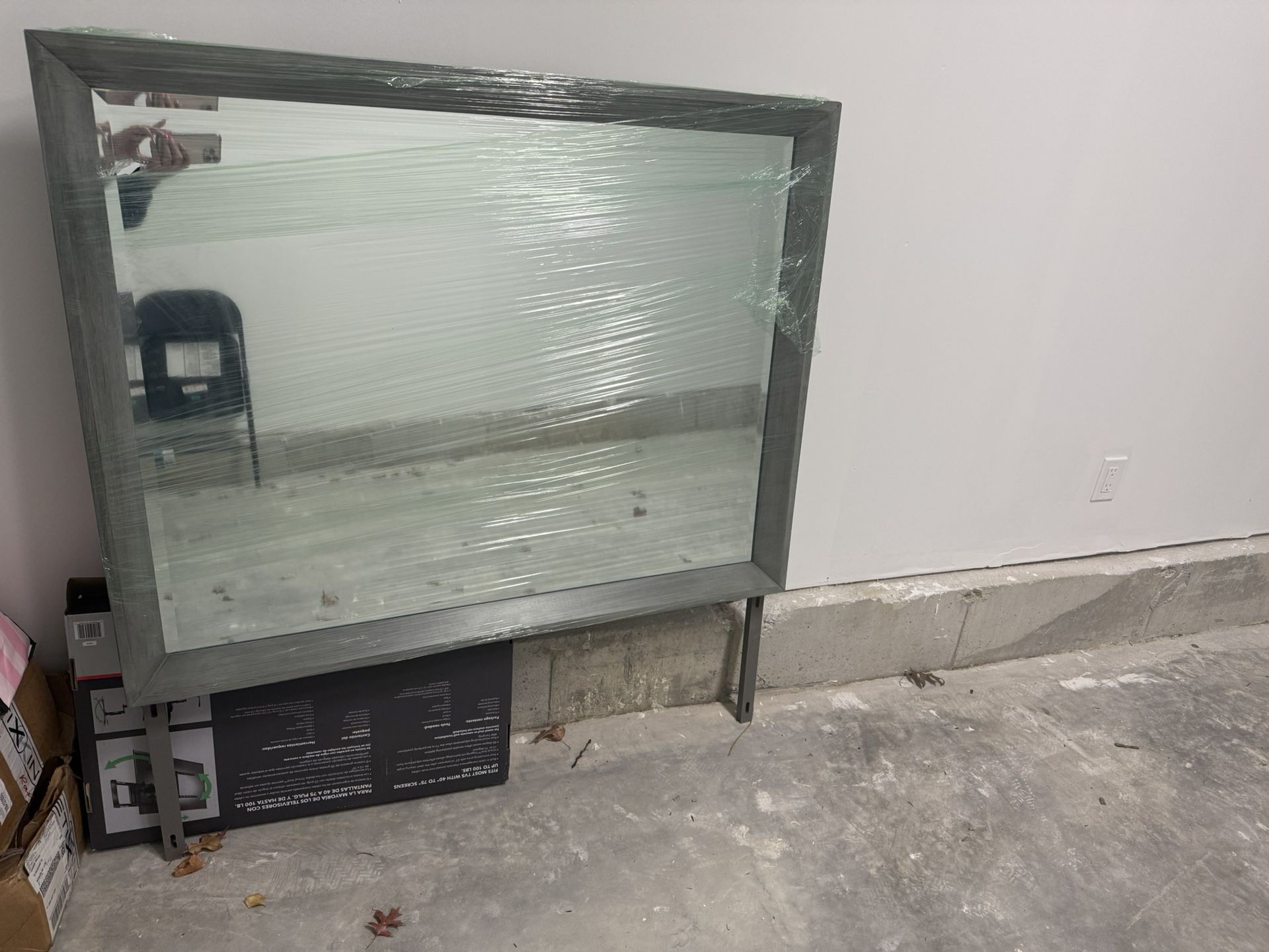 New Ashley’s Furniture Mirror