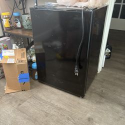 Mini Fridge 