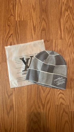 grey beanie
