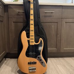 Squier Classic Vibe '70s Jazz Bass Maple Fingerboard Natural 