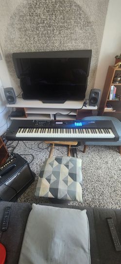 Roland Juno DS88 Keyboard/Piano/Synth