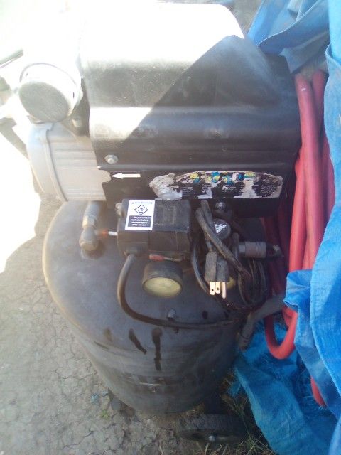 CENTRAL PNEUMATIC 21 GALLON 150 PSI AIR COMPRESSOR