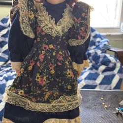 Muñeca De Porcelana 15”de Alto