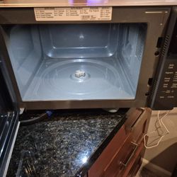 LG 0.9 cu. ft. NeoChef™ Countertop Microwave 