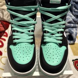 Air Jordan 1 Retro High OG 'Green Glow'
