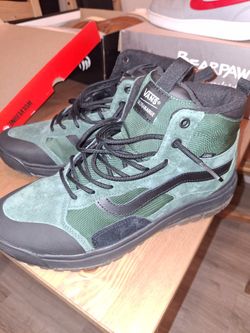 Size 10.5 Brand-new Vans Boots