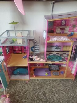 Doll house for little girls