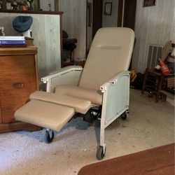 Geri Chair Offers Welcome
