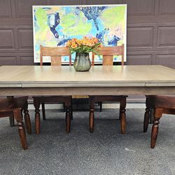 Dining Table, made by ARHAUS,  expandable with 2 leaves  newly Refurbished 