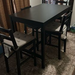 Black Dinning Table And 4 Chairs 