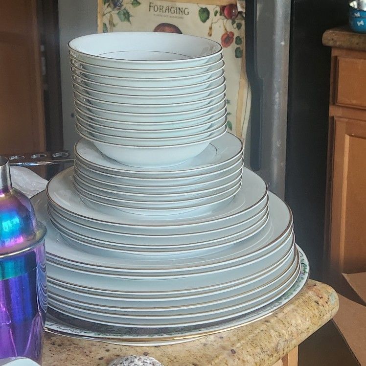 Fine China Dinner Set