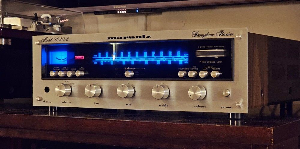 Vintage Marantz 2220b Receiver
