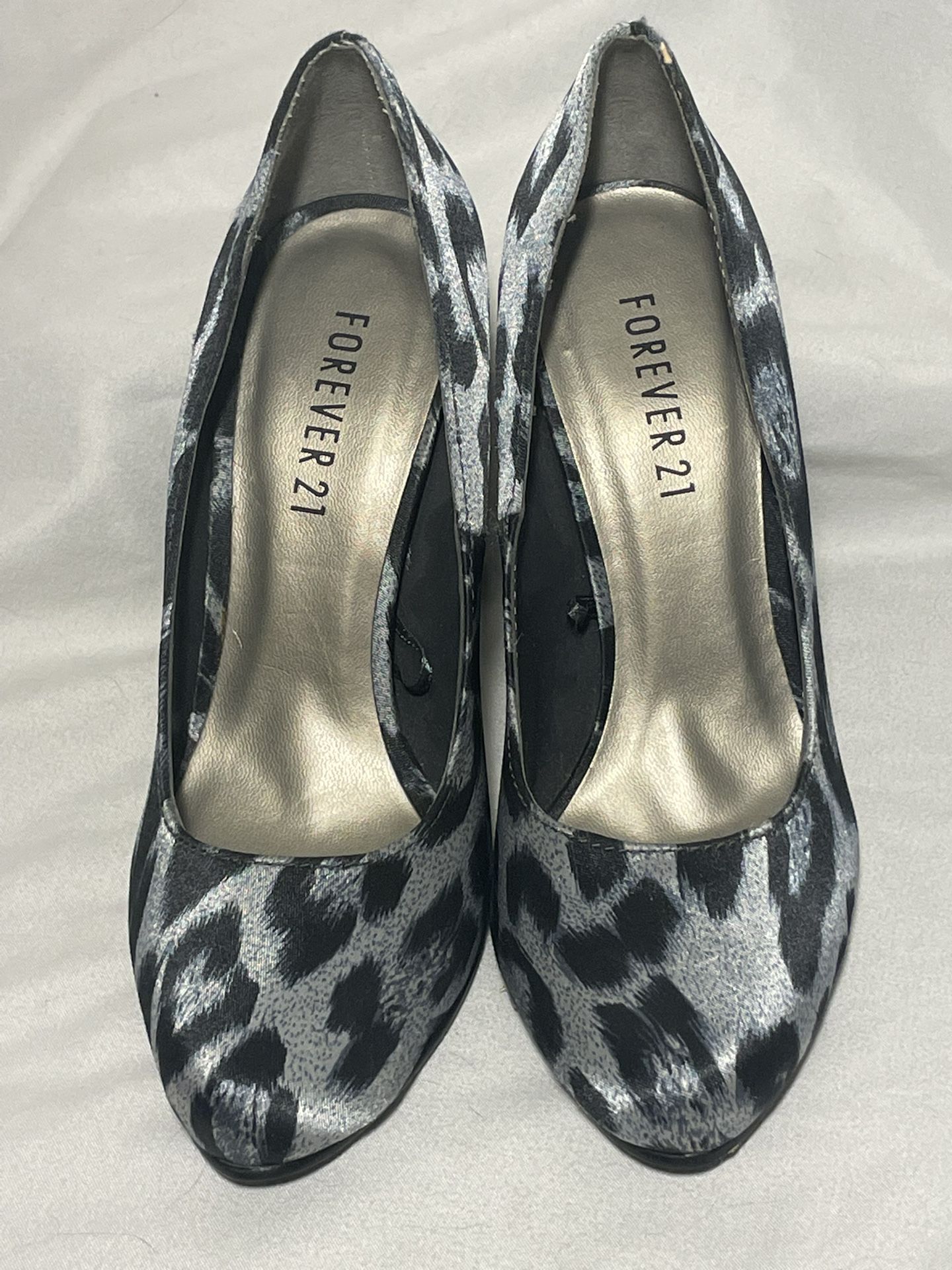 Forever 21 Shoes Women’s Size 6.5