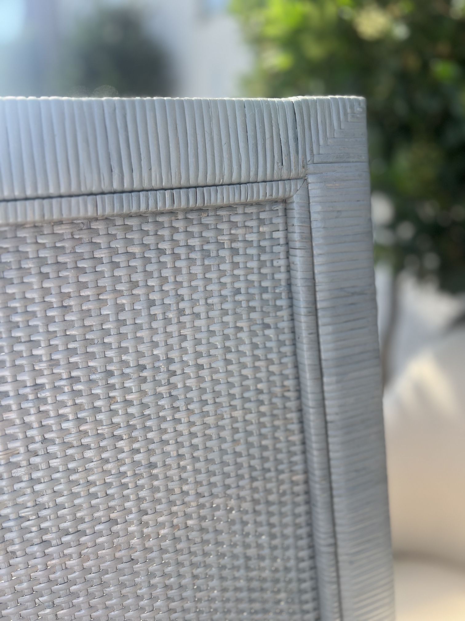 BEAUTIFUL BALBOA RATTAN BED “SERENA & LILY” KING - GRAY, BRASS CAPS