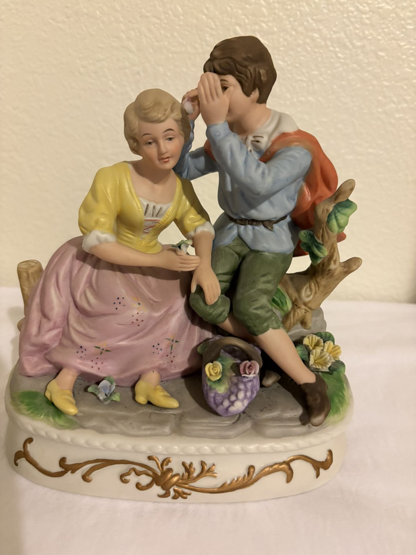 Japanese Vintage Linwile China Ardalt Courting Couple Figurine
