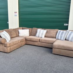 Very Large 3 Piece Sectional Couch ( Throw Pillows Not Included )