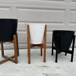 Mid Century Design Plant stands & Pots