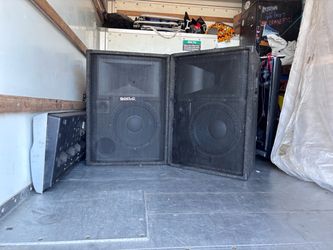 Newly referb dj speakers