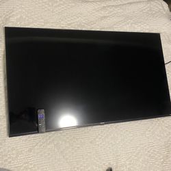 TV Hisense 47” With wall base