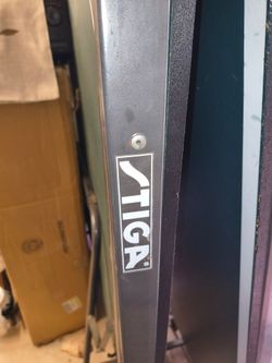 Ping pong table