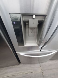LG Fridge  36inches 31deep great condition warranty ready to deliver..$900 indoor  4 month warranty