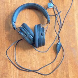 Black Wired Headphones (Only One Side Works)
