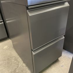 Mobile Pedestal File Cabinet