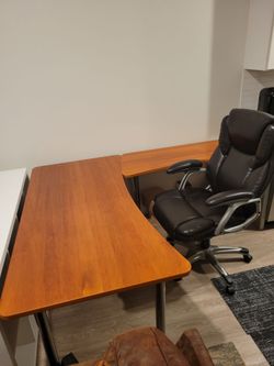 Large reversible L shaped desk