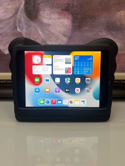 Apple iPad Mini 4th Gen Black A1538 16GB Tablet 7.9” iOS 15.8.8 w/ Case - $79