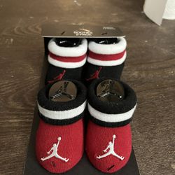 NIP 2 Pack of Nike Air Jordan Baby Booties Newborn (0-6 months) Black/Red/White