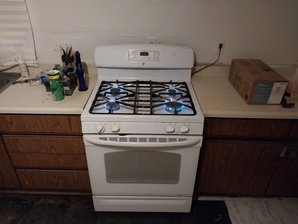 GE Gas Stove