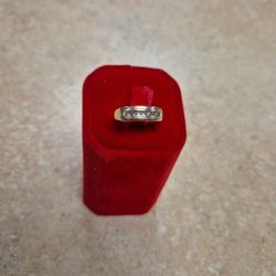 14k Yellow Gold 7 Diamond Men's Band