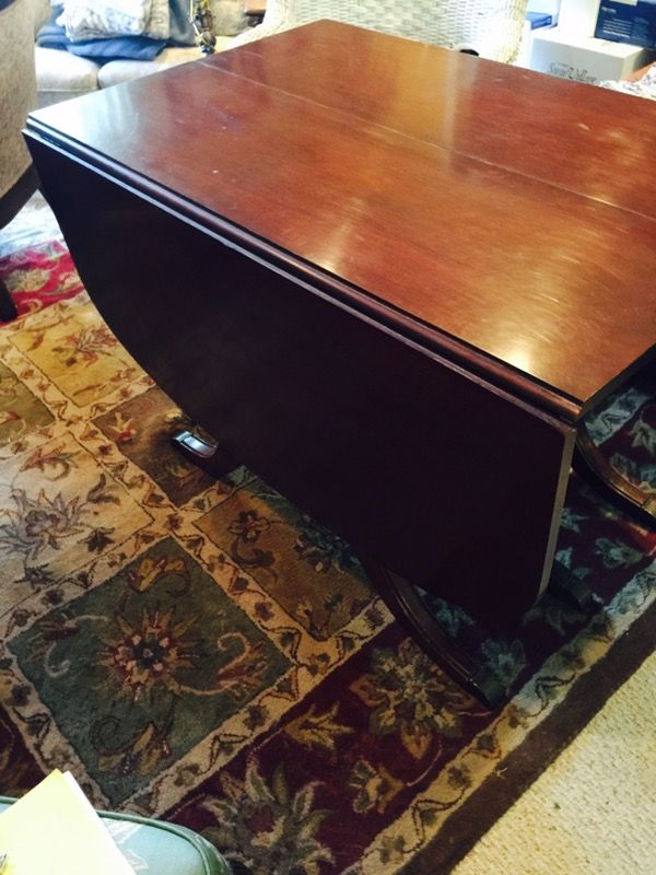 Vintage 1950's "Duncan Phyfe Style" Drop Leaf Dining Table - No Chairs