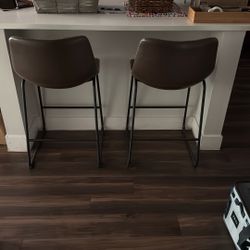 2 Counter Height Bar Stools