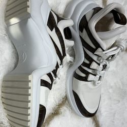 LV Runner Shoes Size 41