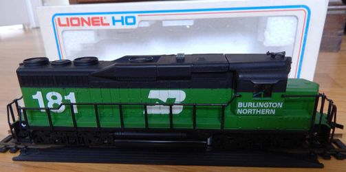 HO Burlington Northern GP30 locomotive model train