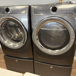 Front loader Set With Pedestals 