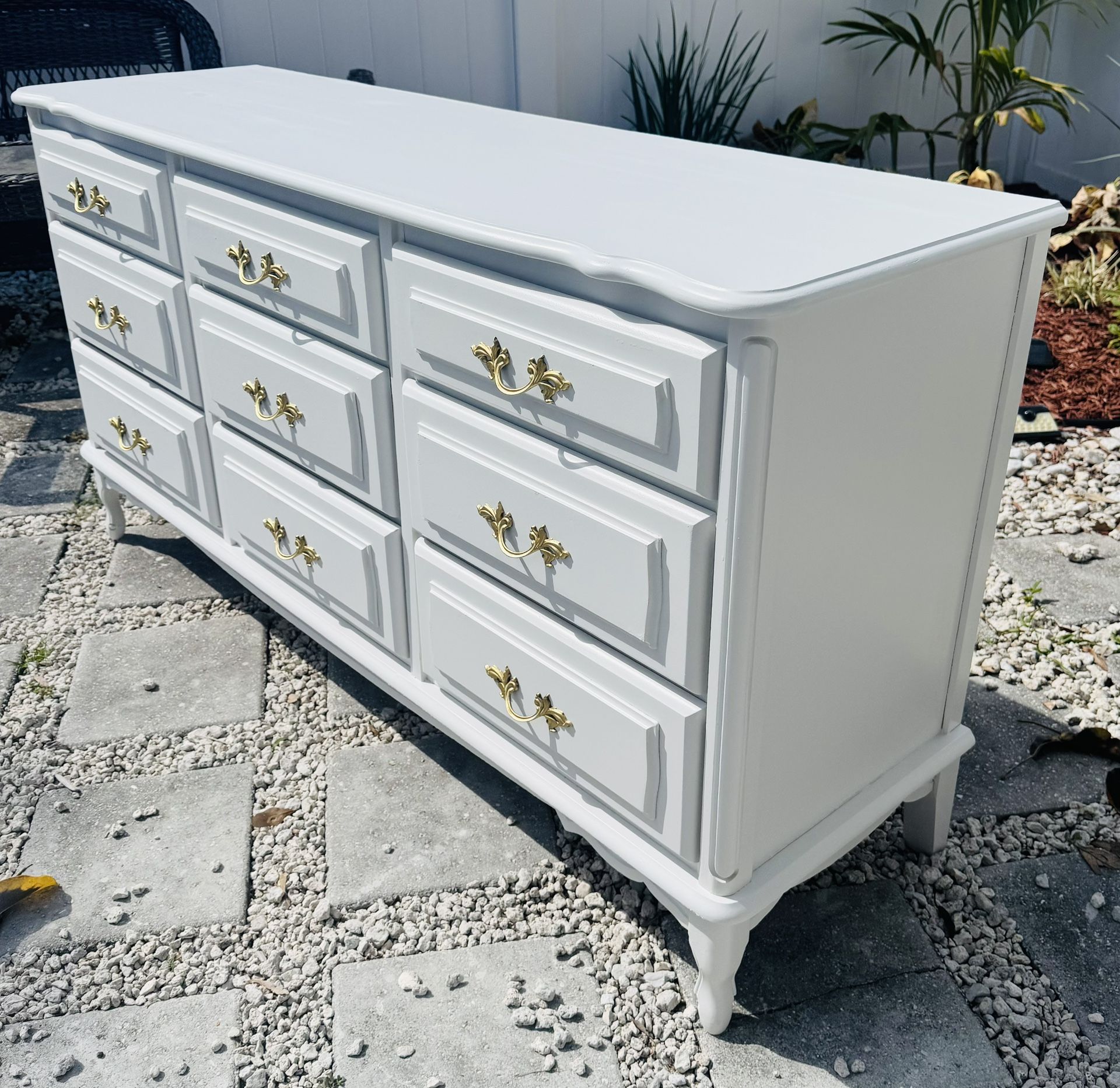 French Provincial Dresser With 9 Drawers