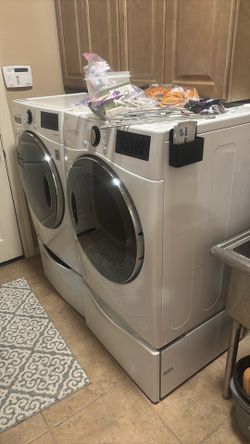 LG Washer and Dryer with sidekick bottom washer and pedastal