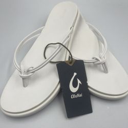 NEW Olukai White Women’s Flip Flop Thong  AKA Sandals Size 11 NWT