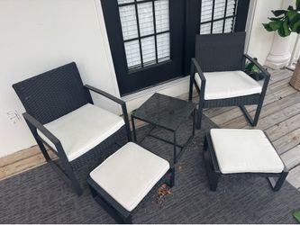 Outdoor Patio Furniture Set – Excellent Condition –