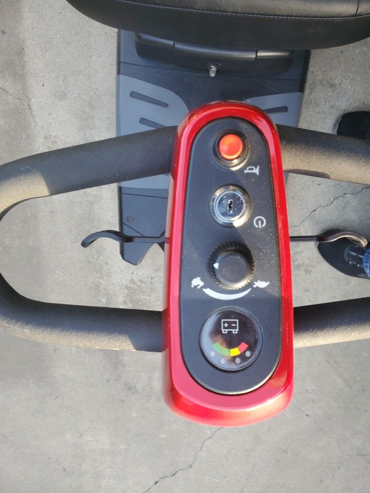 Battery 3wheel Cartwith Basket