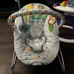 Bright Starts Vibrating Infant Baby Bouncer with Toy Bar, Safari Fun