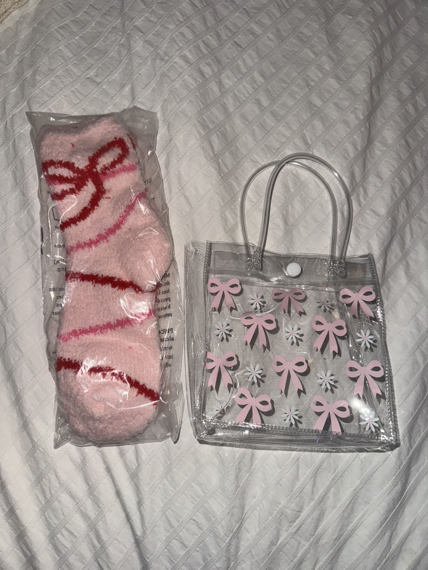 Pink Fuzzy Socks with Small Bows w/ Daisies Clear Bag (bundle)