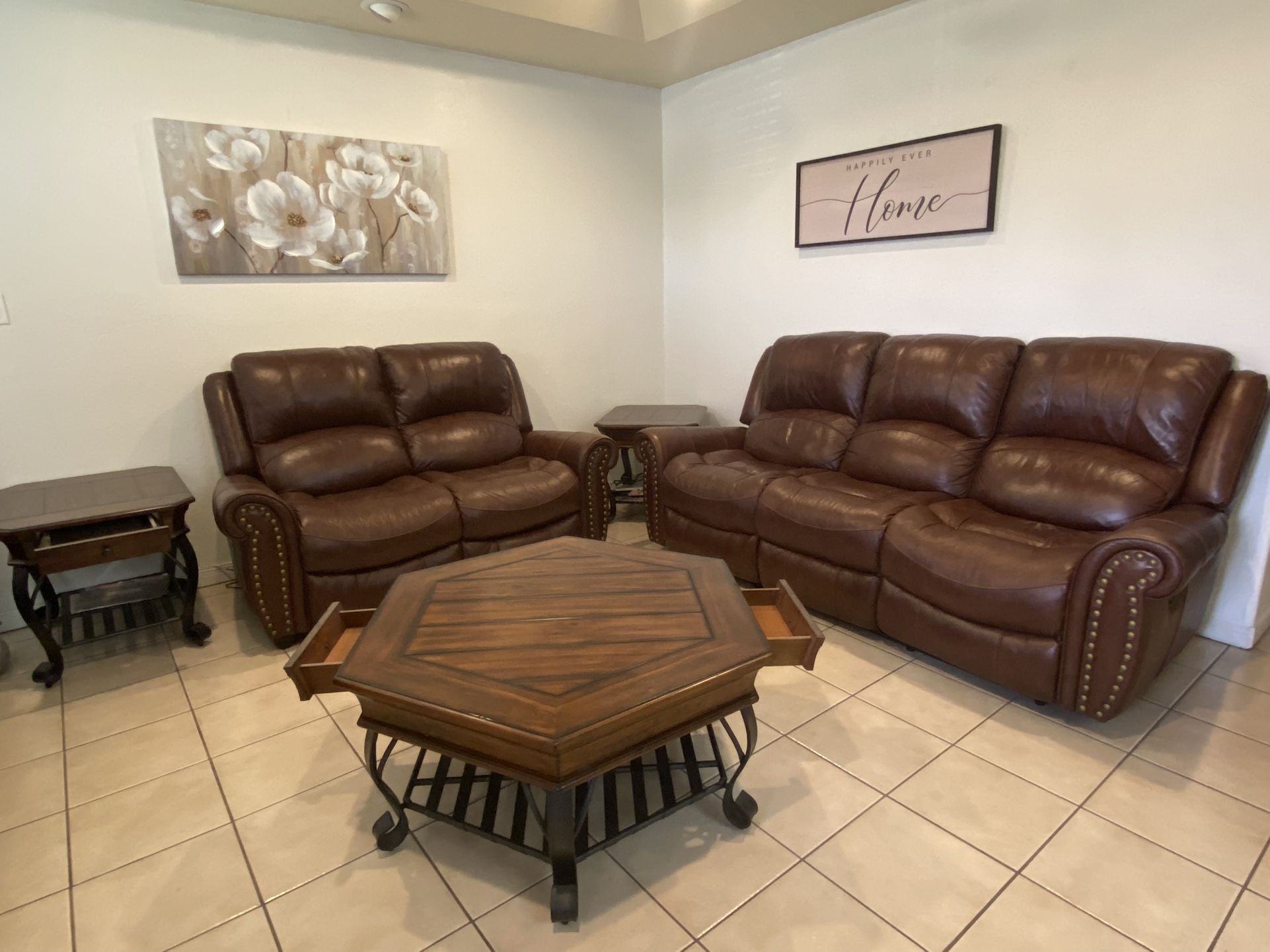 Brown Living Room Set / Sala Completa Color Marrón