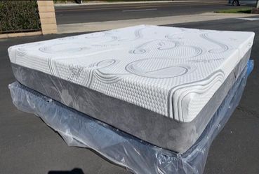Full Organic Hybrid Cool Gel Memory Foam Mattress!