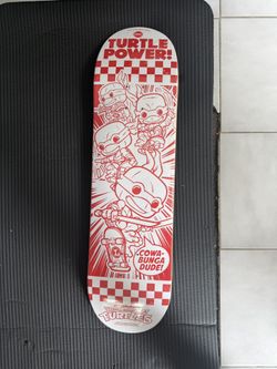 Skateboard Gamestop Exclusive- Teenage Mutant Ninja Turtles.