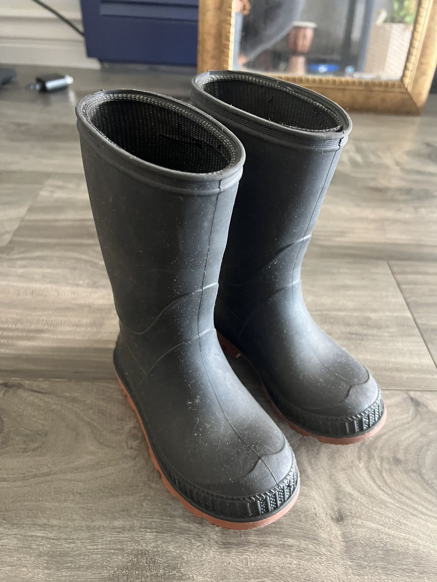 Toddler Rain Boots Size 7-8
