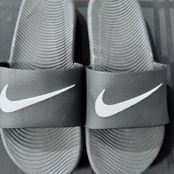 Nike Slides (Youth)