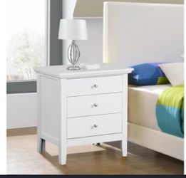 Hammond 3 Drawer Nightstand